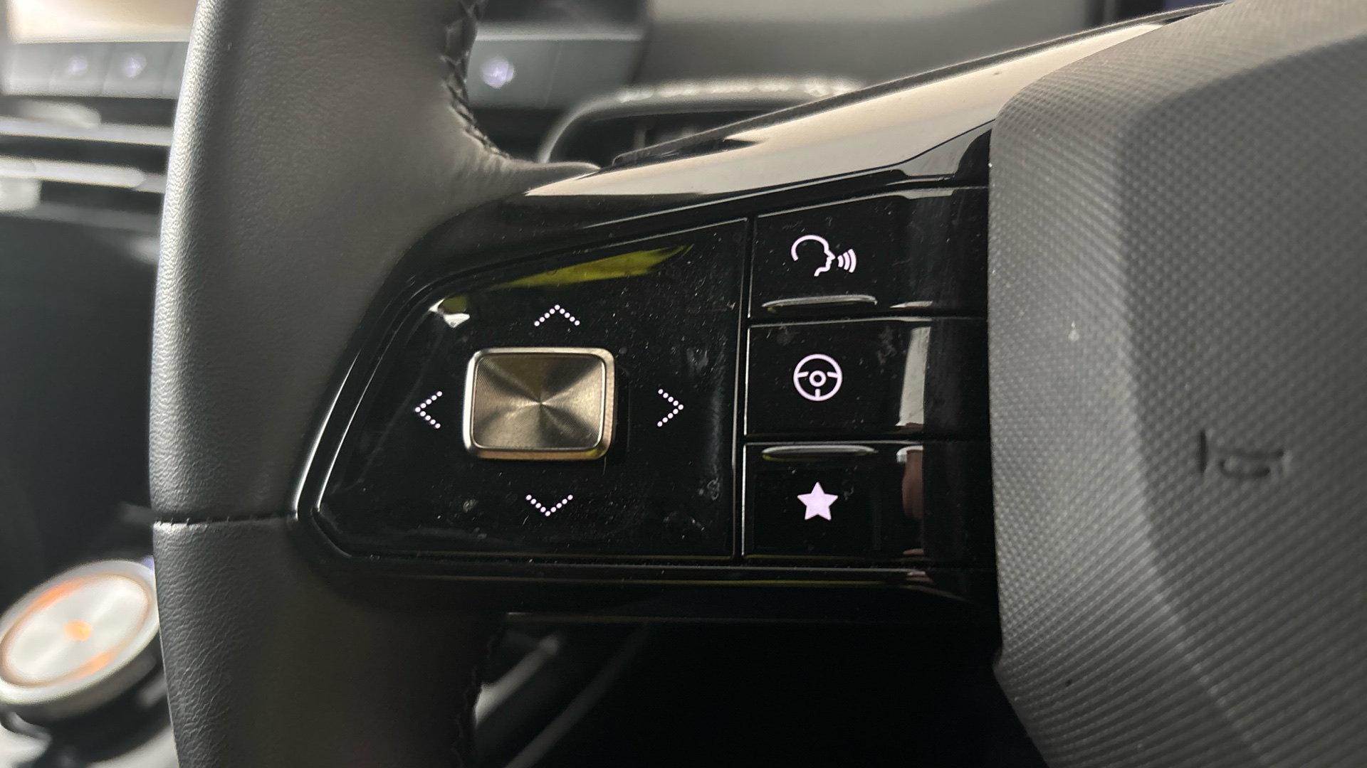 4020993 125kW SE EV 51kWh 5dr Auto