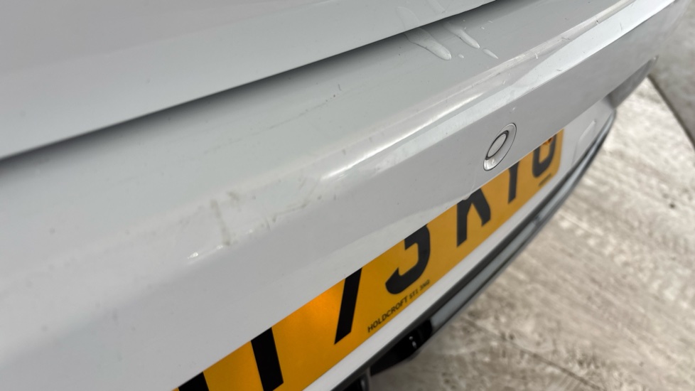 MG ZS scratches