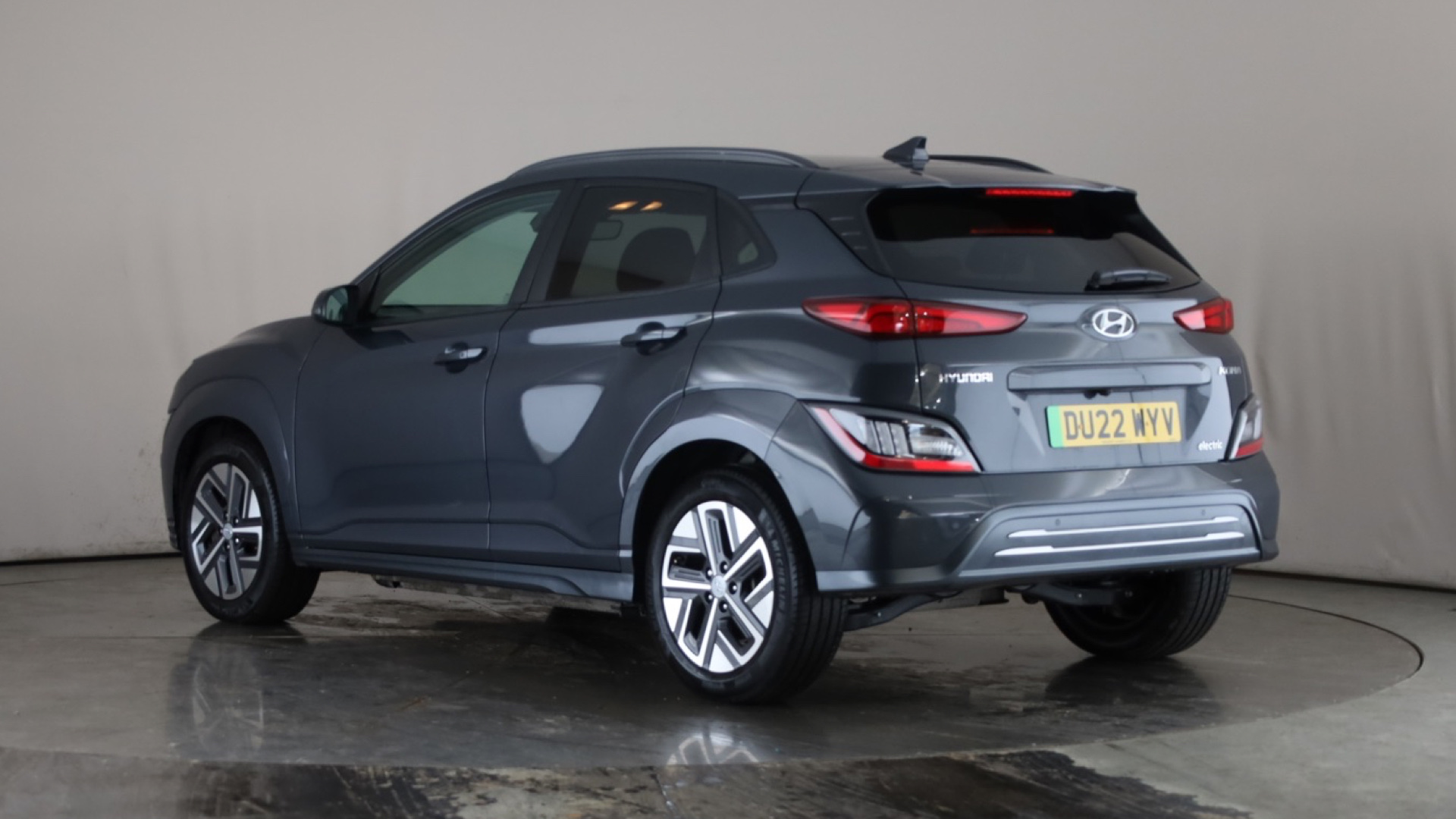 4027566 150kW Premium 64kWh 5dr Auto