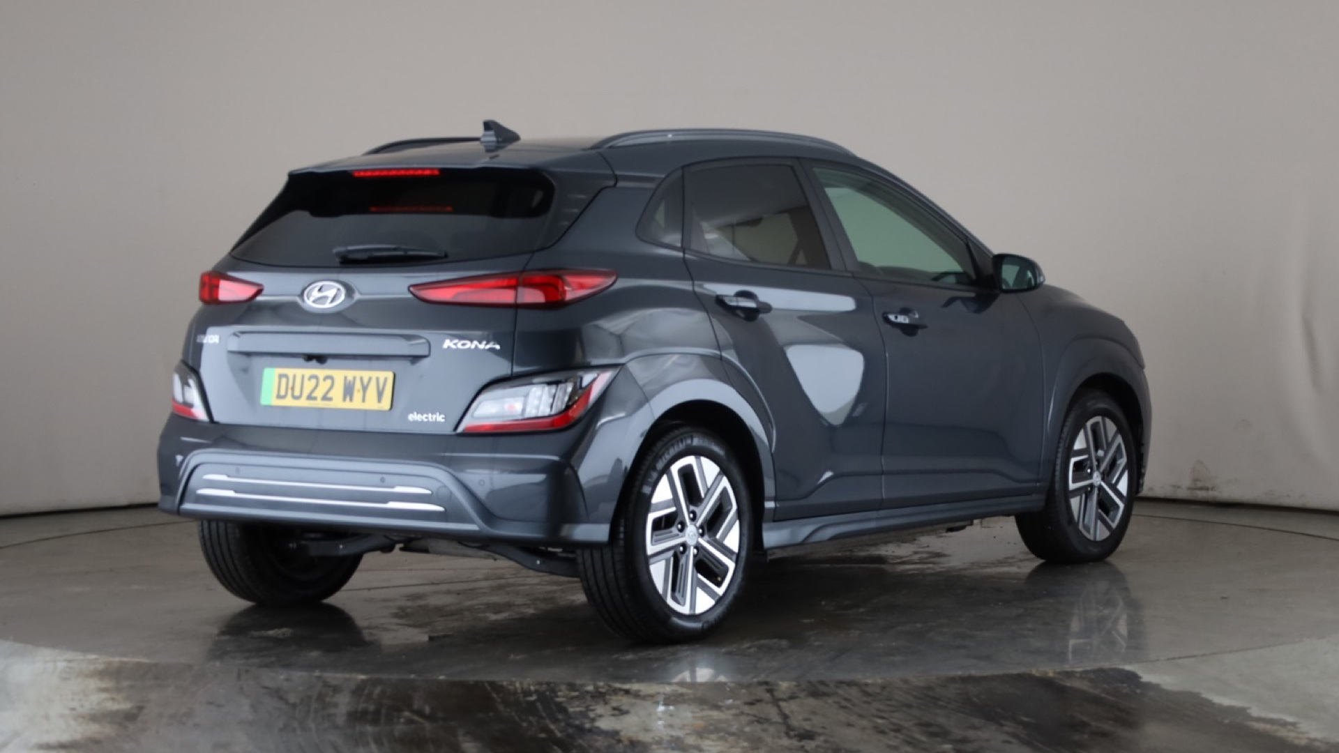 4027566 150kW Premium 64kWh 5dr Auto