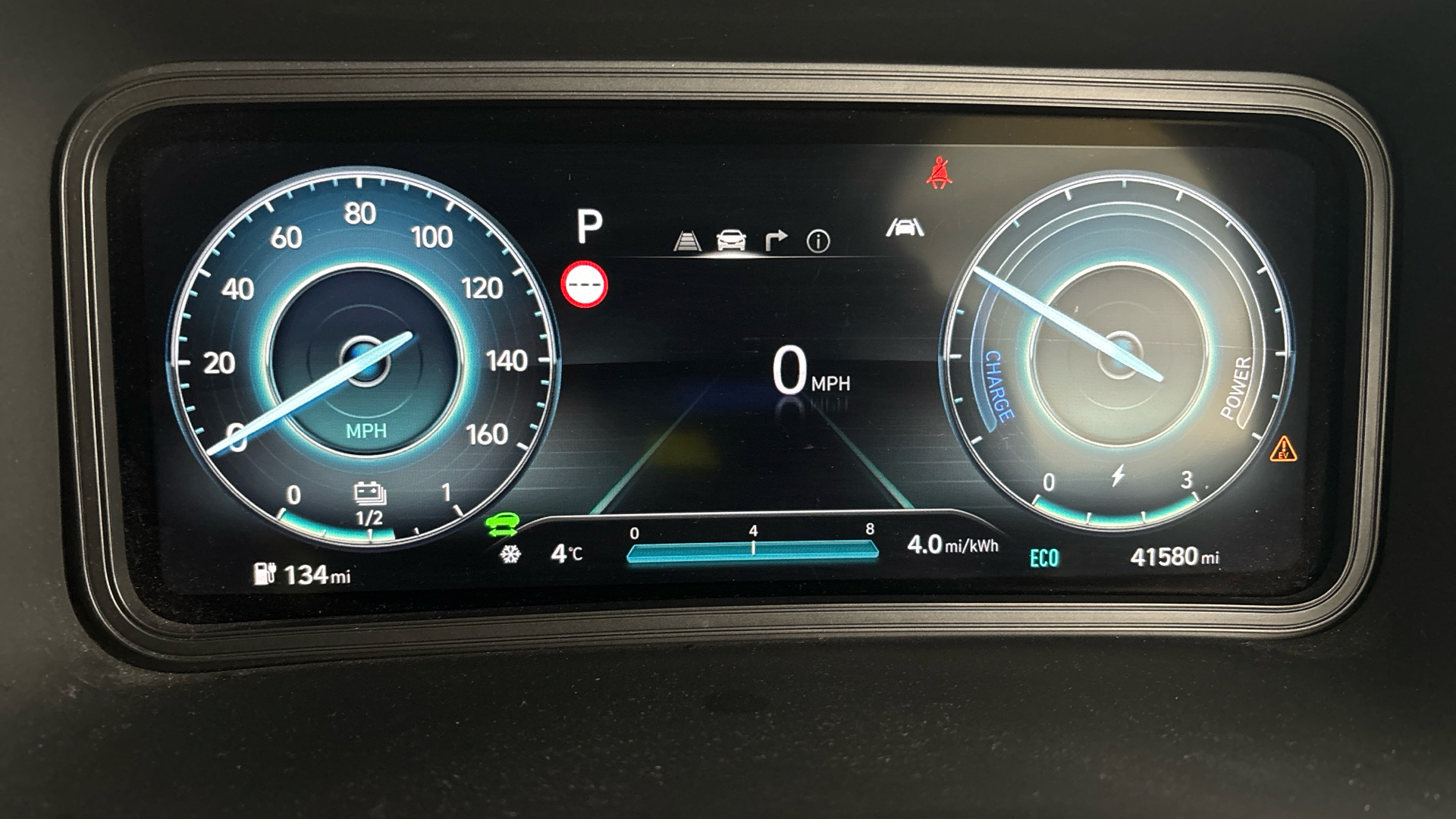 4027566 150kW Premium 64kWh 5dr Auto