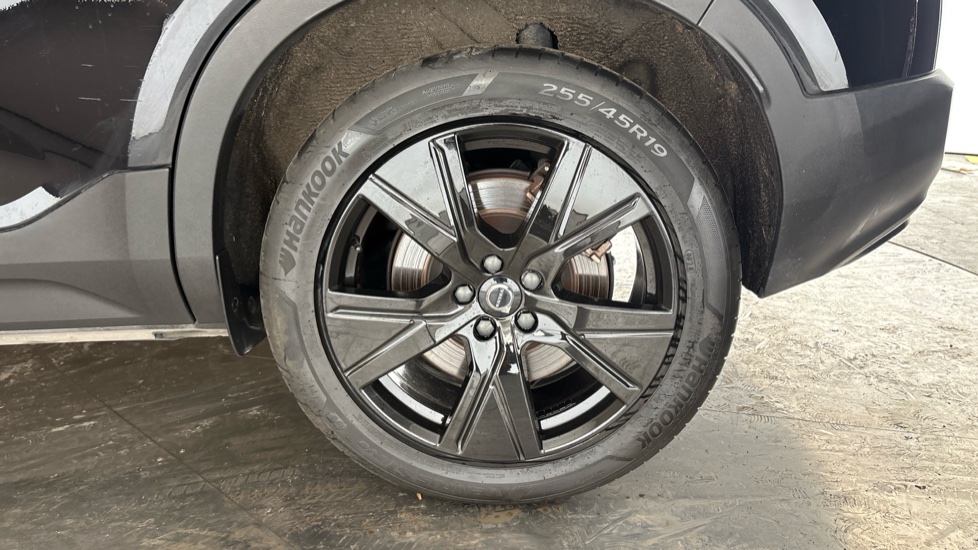 VOLVO XC40 ELECTRIC ESTATE 300kW Recharge Twin 78kWh 5dr AWD Auto