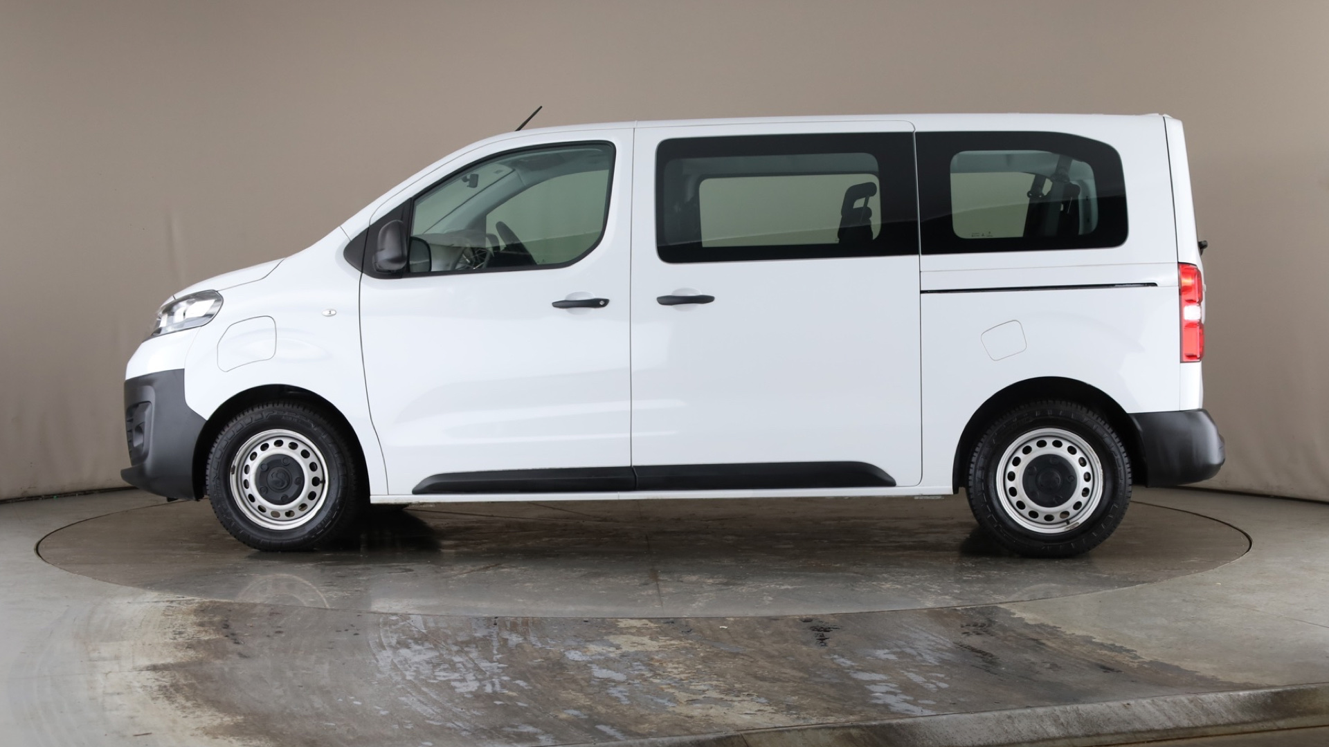 100kW Combi M 50kWh 5dr [11kWCh] Auto [2023]