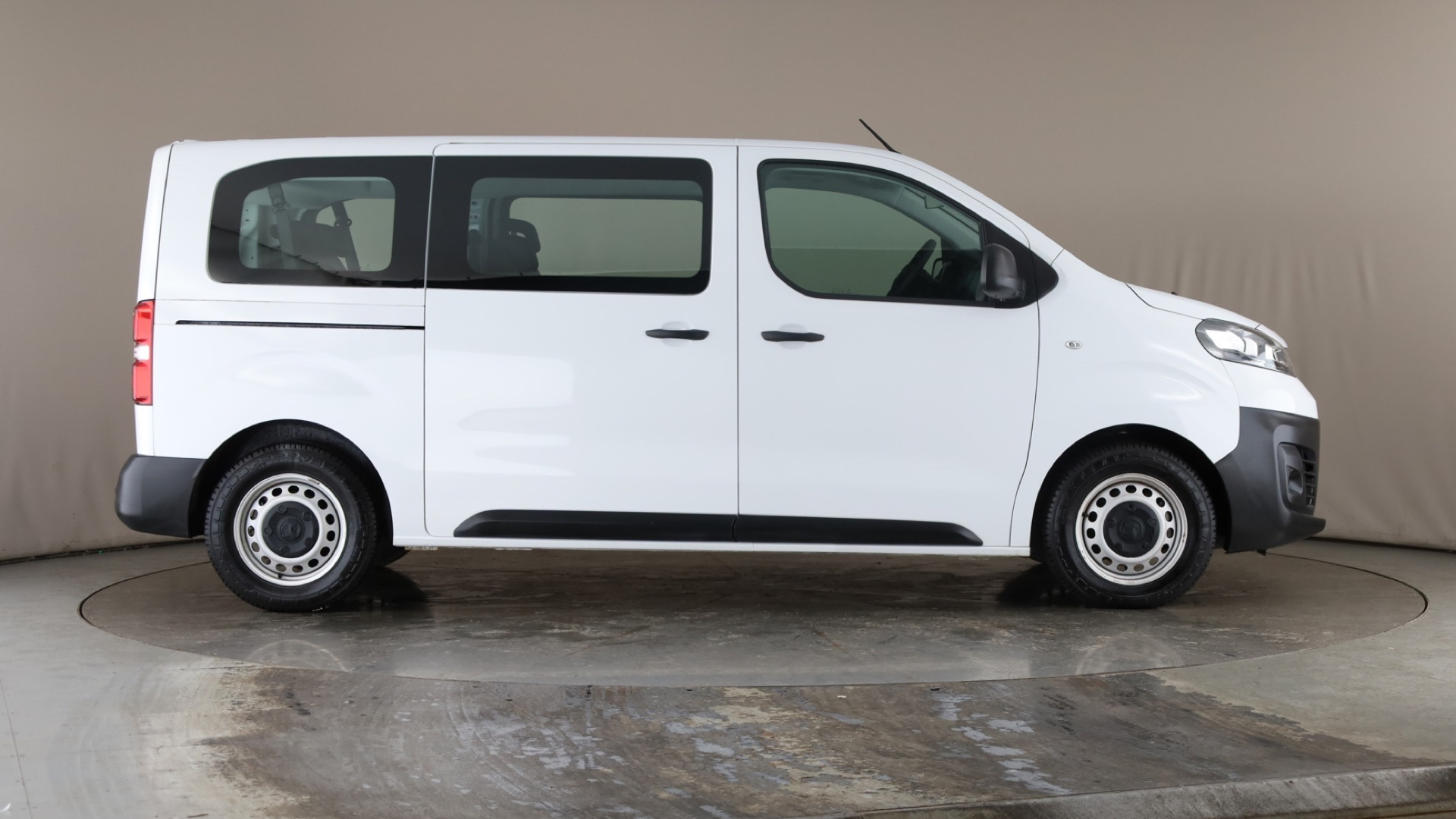 4020825 100kW Combi M 50kWh 5dr [11kWCh] Auto