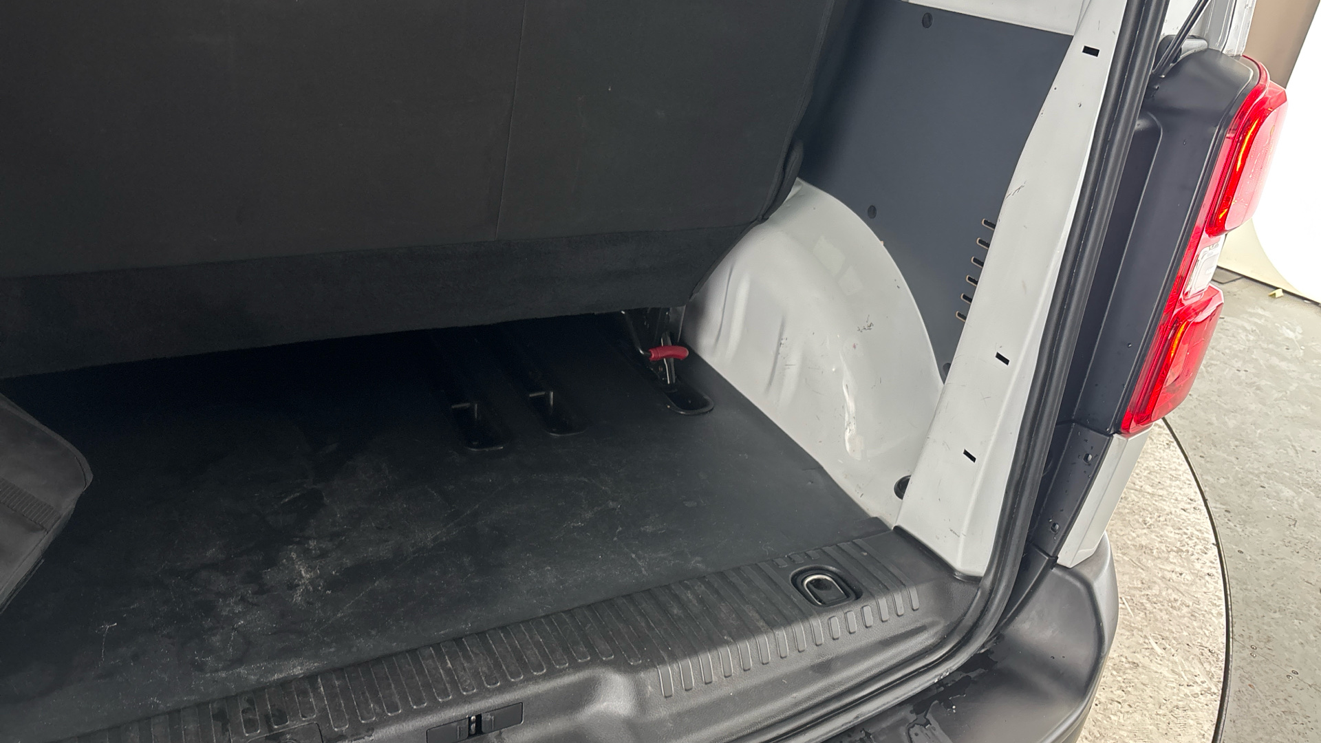 4020825 100kW Combi M 50kWh 5dr [11kWCh] Auto