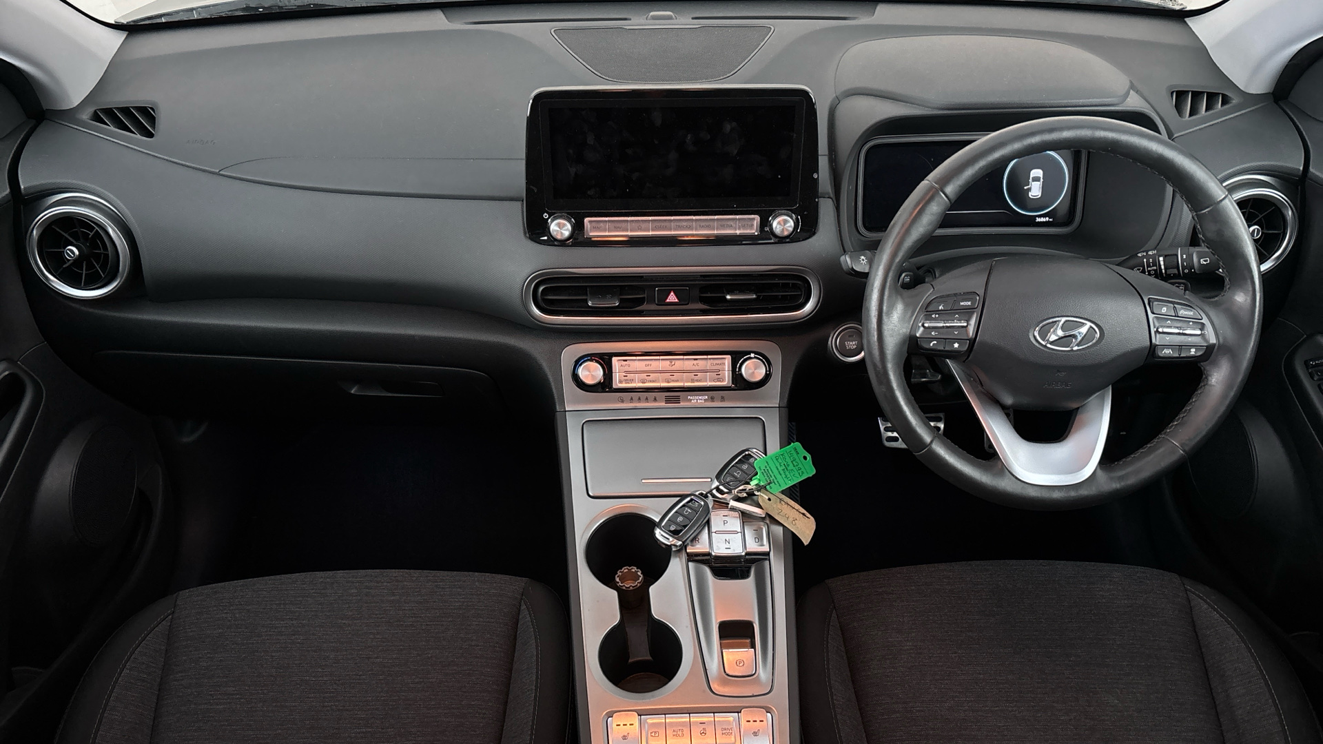 4058566 150kW Premium 64kWh 5dr Auto