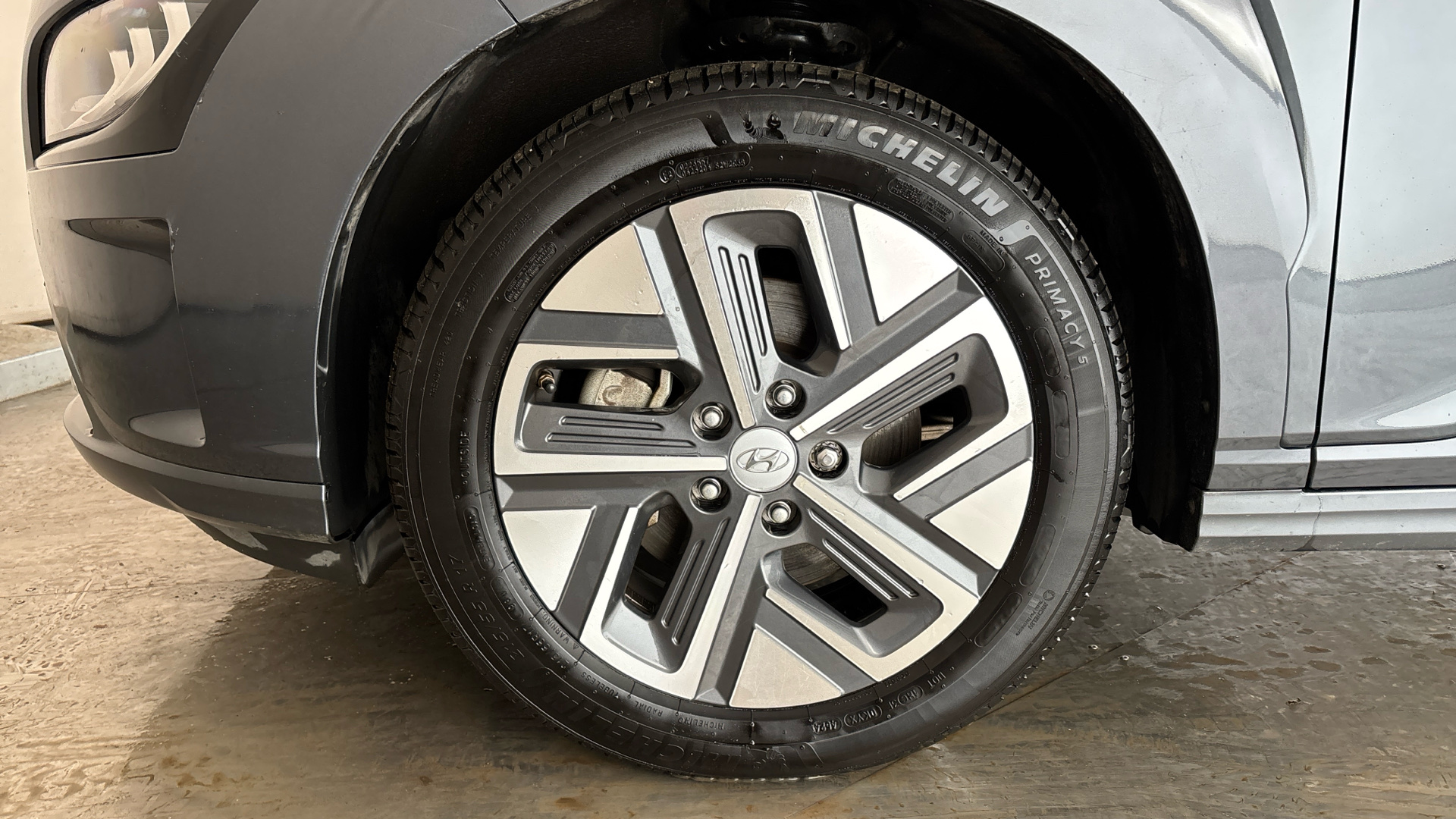 4058566 150kW Premium 64kWh 5dr Auto