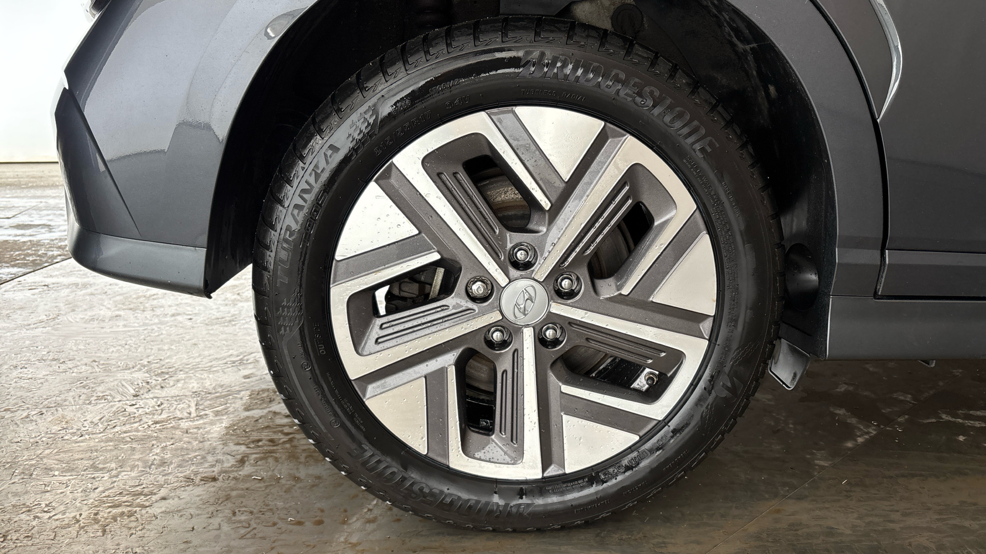 4058566 150kW Premium 64kWh 5dr Auto