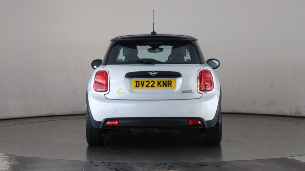 MINI HATCHBACK Image 4