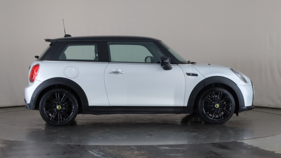 MINI HATCHBACK Image 6