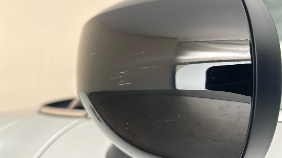 MINI HATCHBACK Scratches
