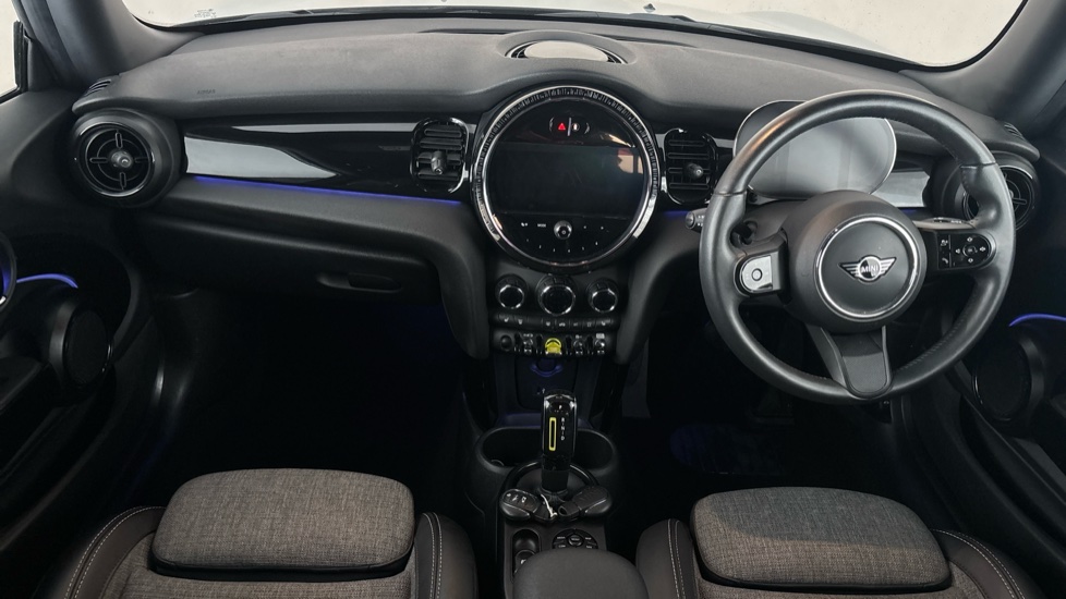 MINI HATCHBACK Image 11
