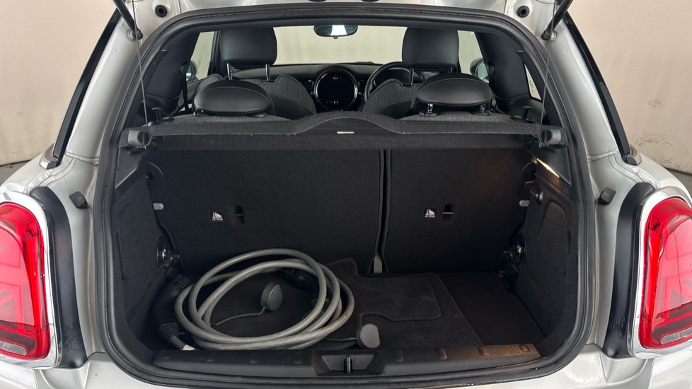 MINI HATCHBACK Image 15