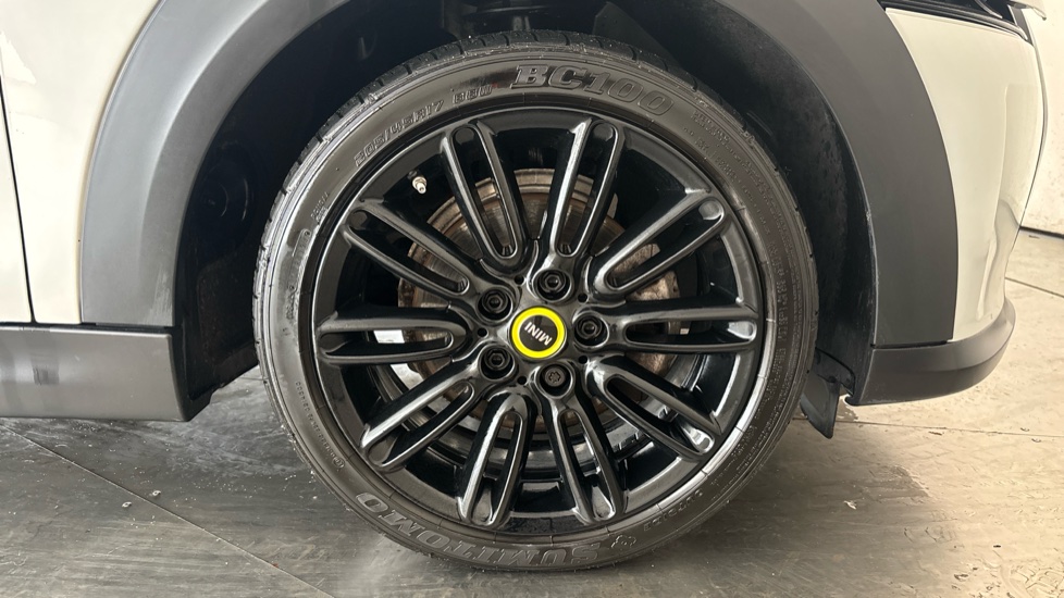 MINI HATCHBACK Image 20