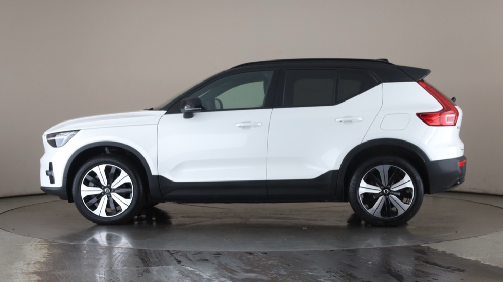VOLVO XC40 Image 2