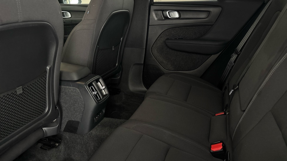 VOLVO XC40 Image 14