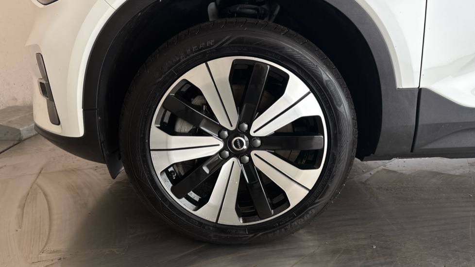 VOLVO XC40 Image 17