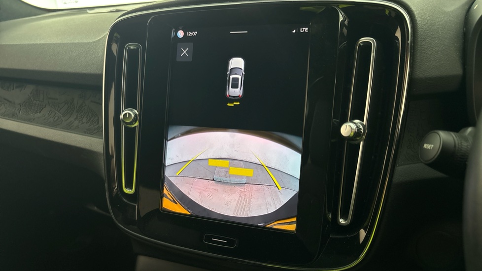 VOLVO XC40 reverse camera