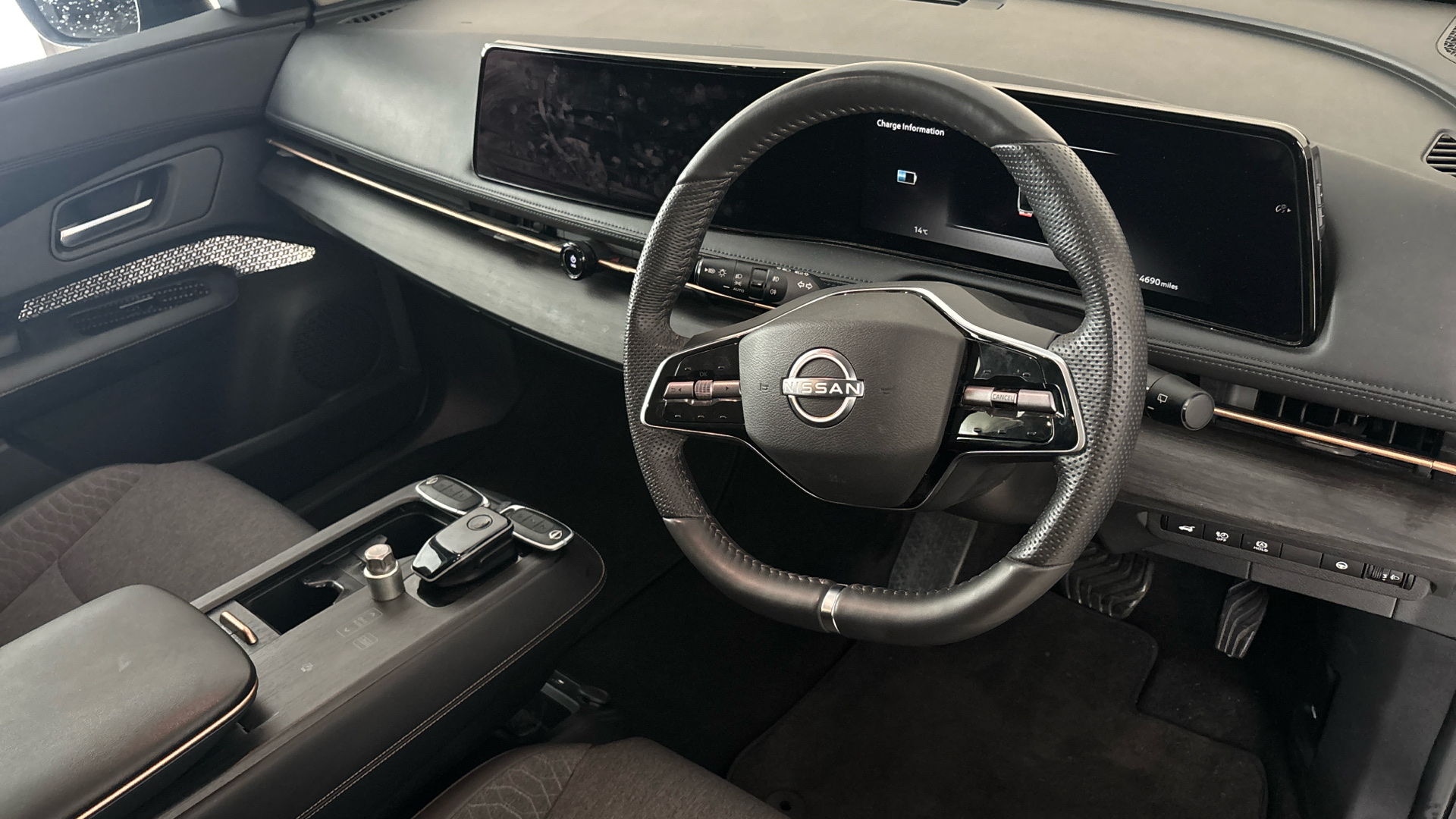 4020611 178kW Advance 87kWh 22kWCh 5dr Auto [Sky Pack]