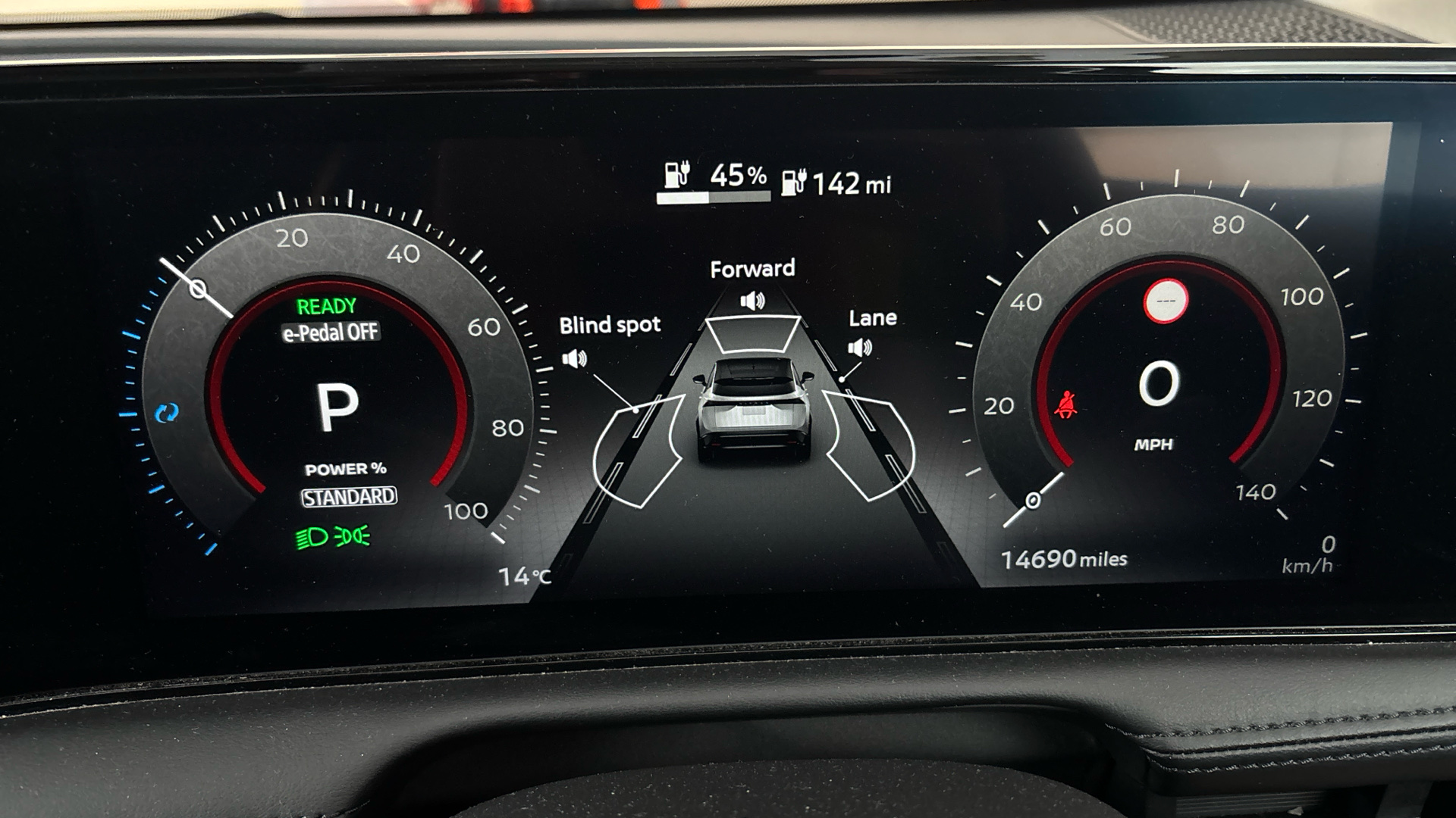 4020611 178kW Advance 87kWh 22kWCh 5dr Auto [Sky Pack]