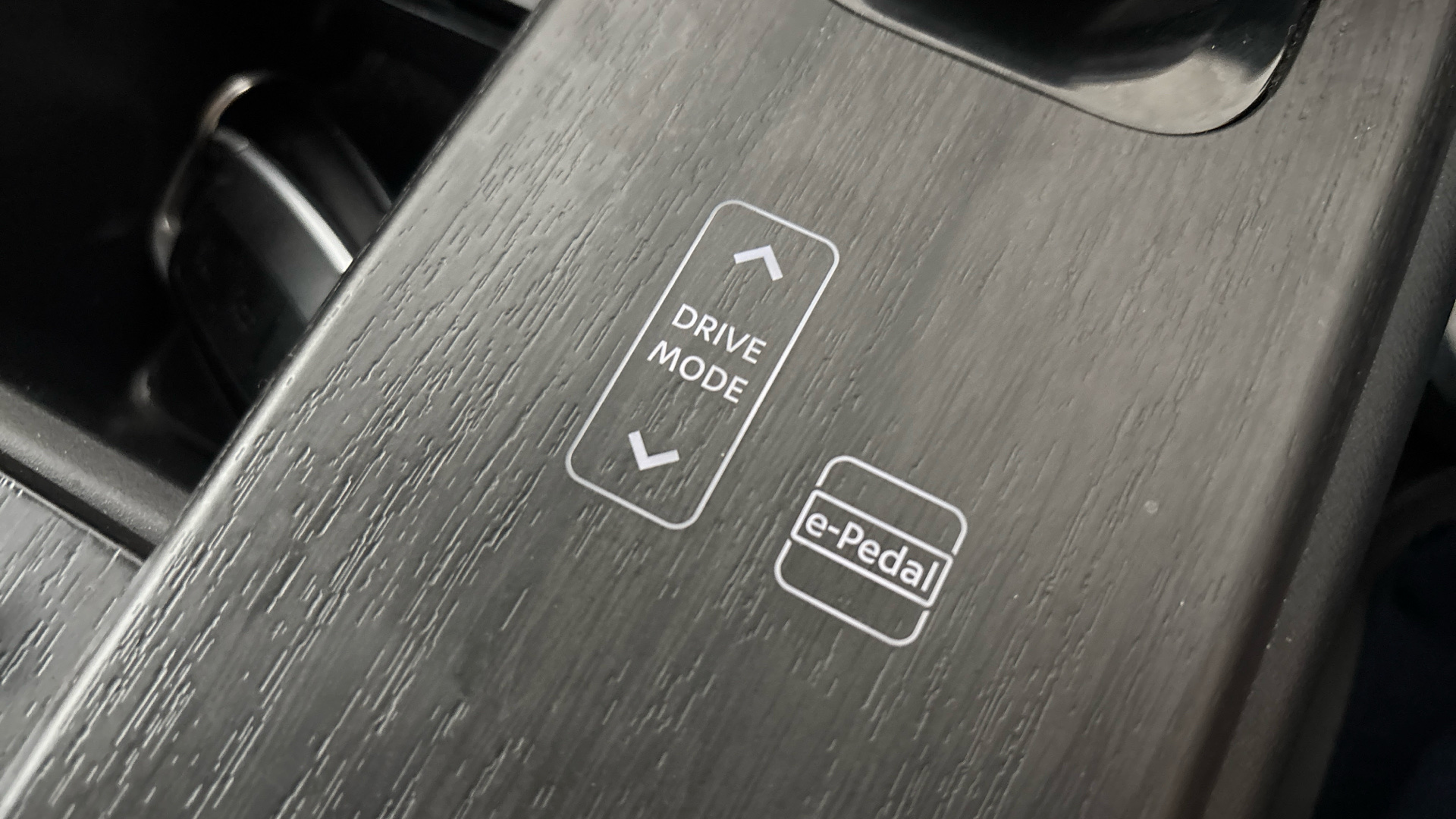 4020611 178kW Advance 87kWh 22kWCh 5dr Auto [Sky Pack]