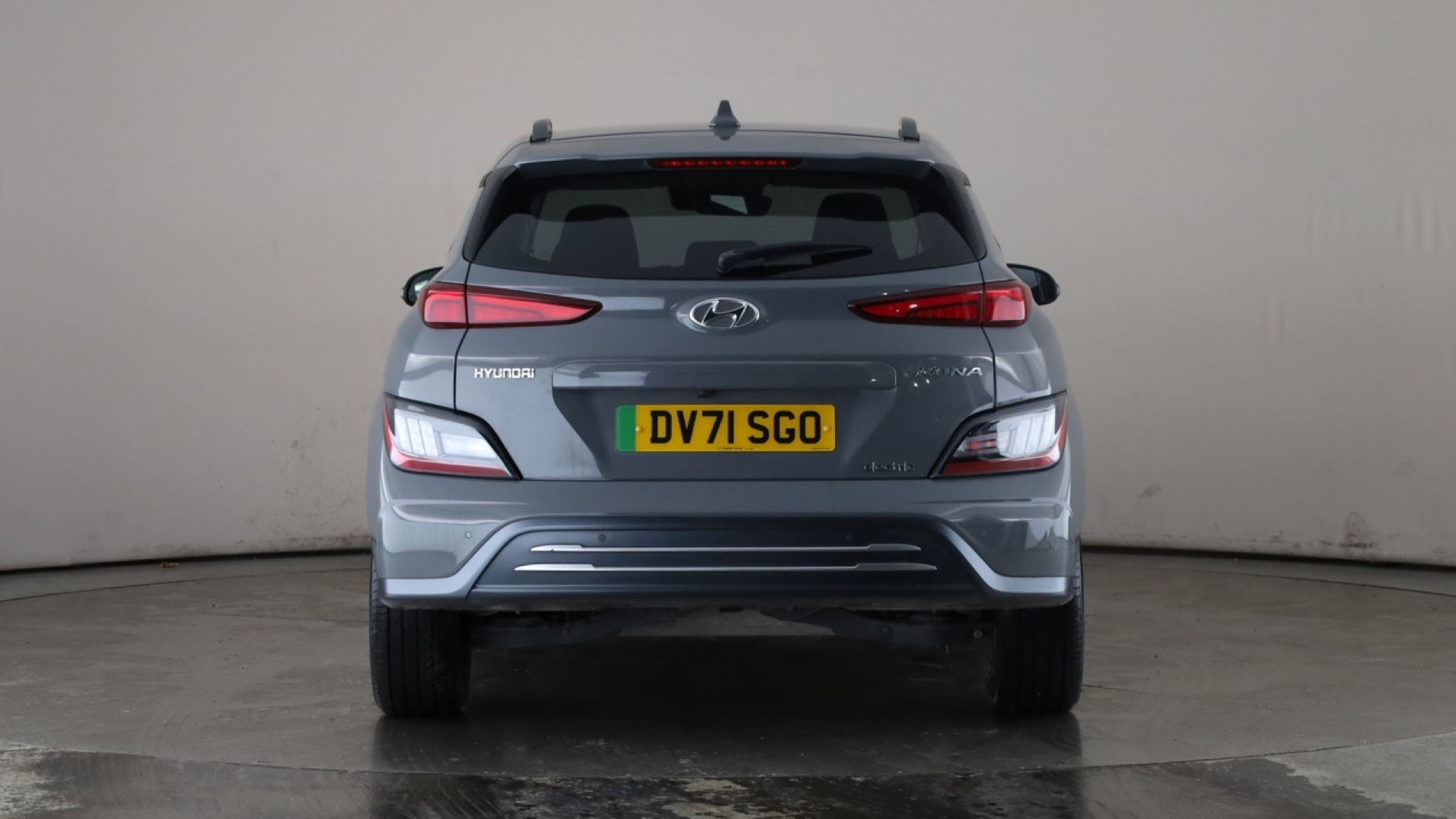 4020796 150kW Premium 64kWh 5dr Auto