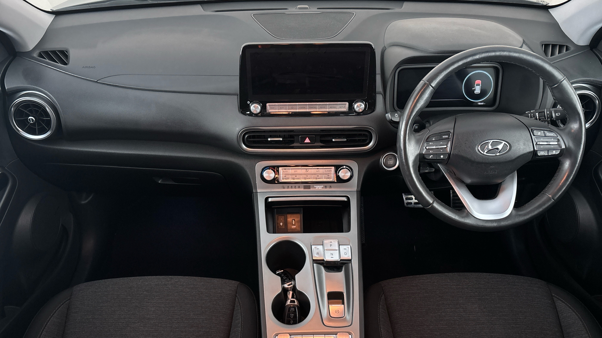 4020796 150kW Premium 64kWh 5dr Auto