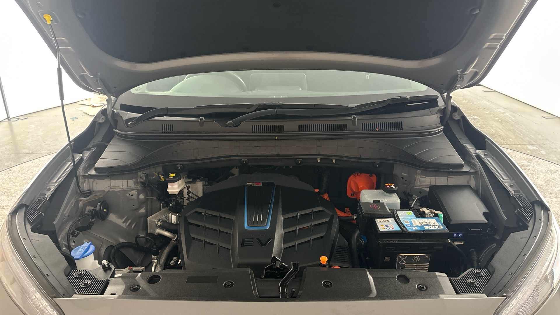 4020796 150kW Premium 64kWh 5dr Auto