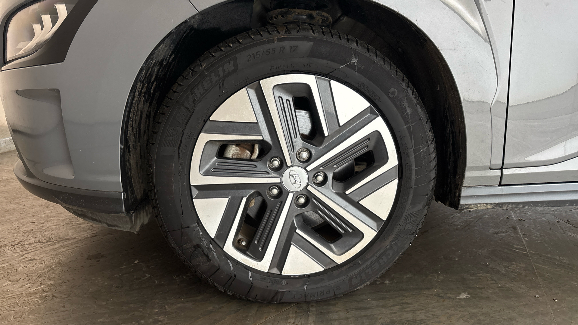 4020796 150kW Premium 64kWh 5dr Auto