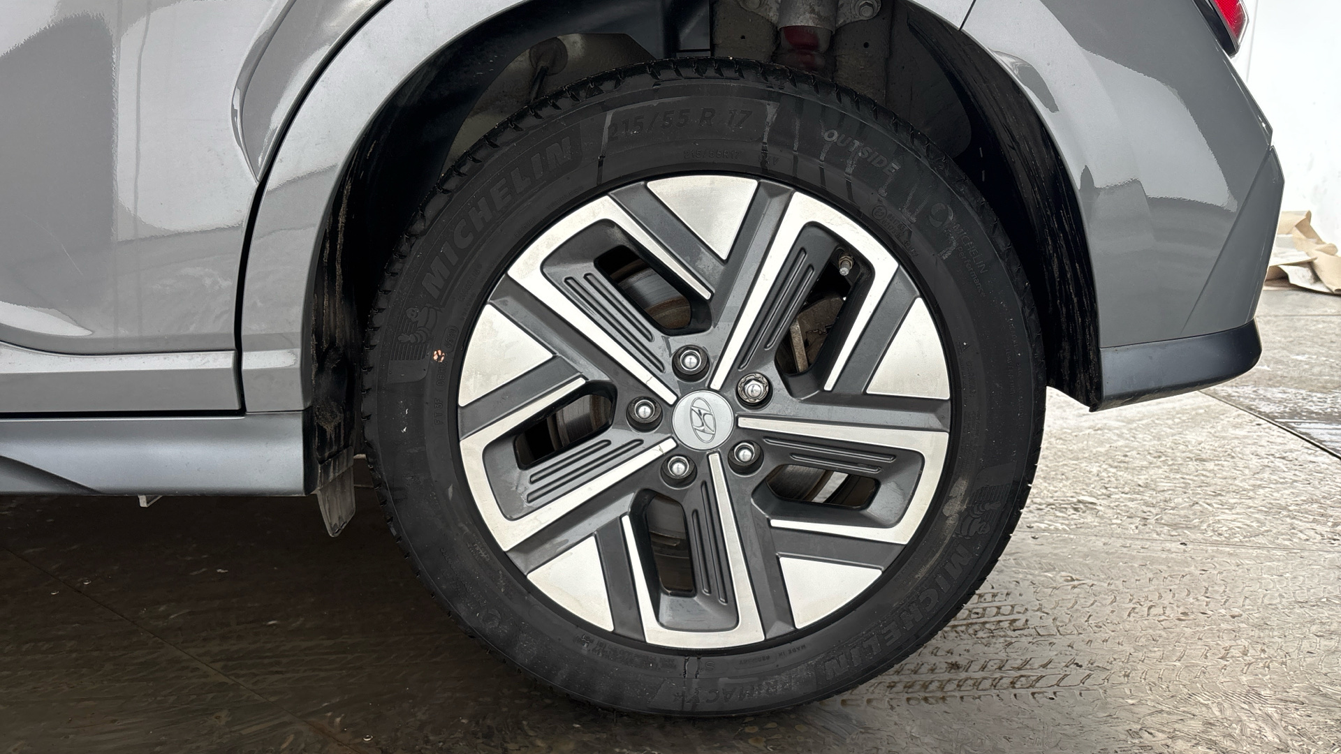 4020796 150kW Premium 64kWh 5dr Auto