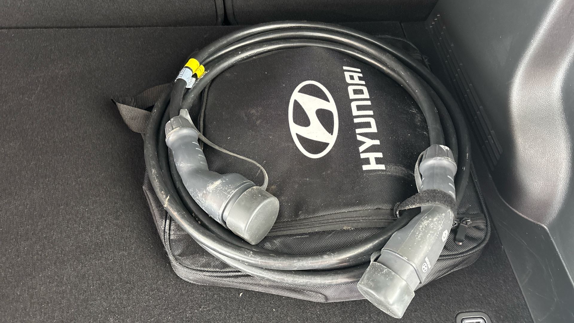 4020796 150kW Premium 64kWh 5dr Auto