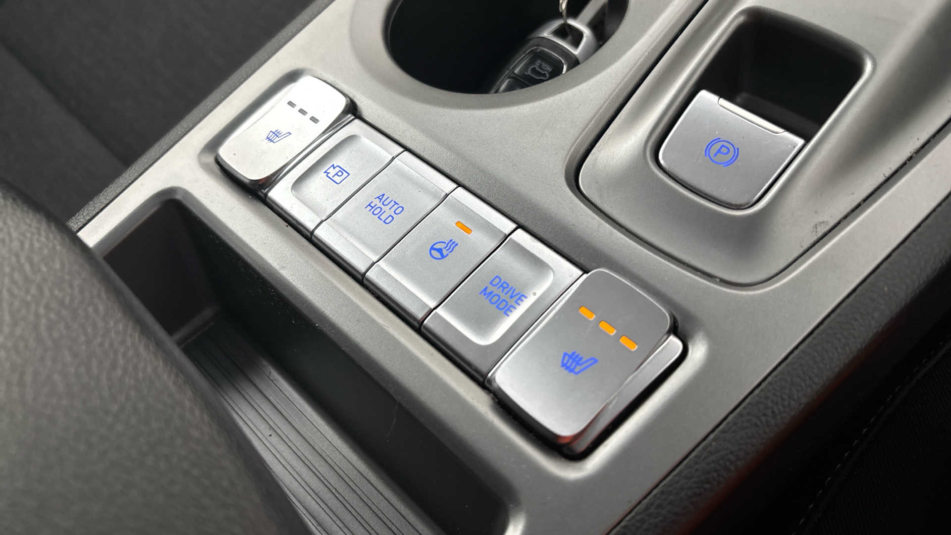 4020796 150kW Premium 64kWh 5dr Auto