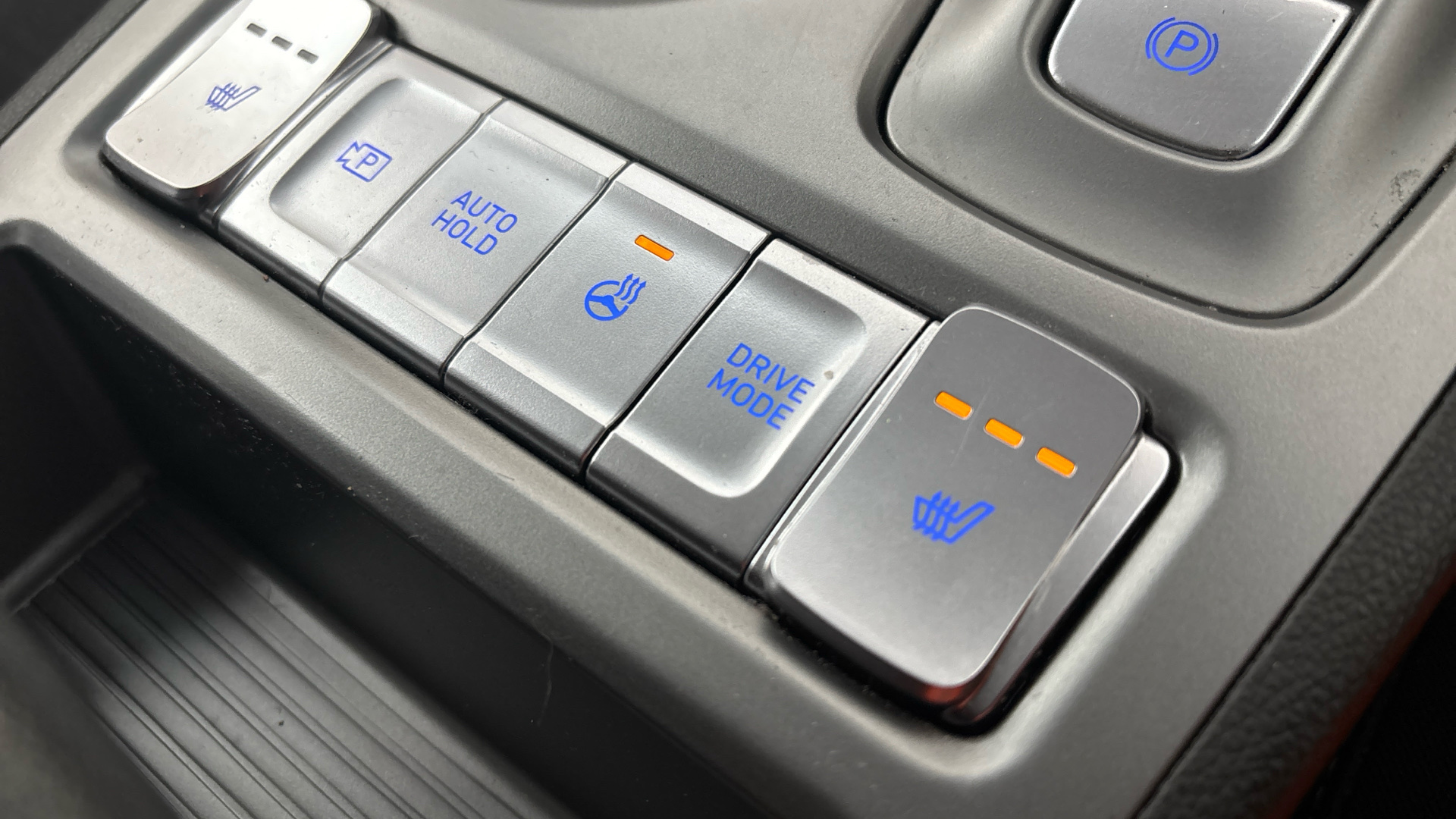 4020796 150kW Premium 64kWh 5dr Auto