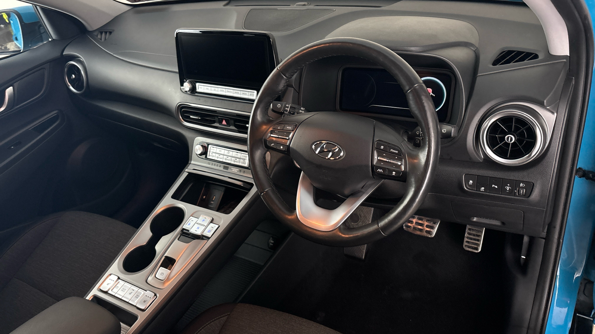 4020699 150kW Premium 64kWh 5dr Auto