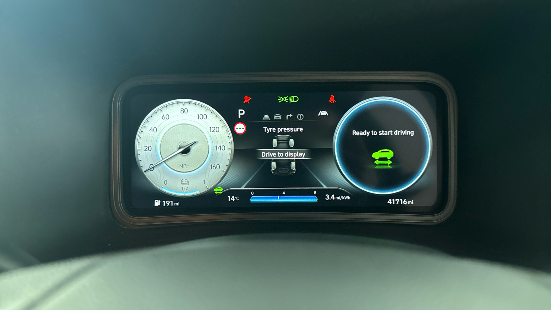 4020699 150kW Premium 64kWh 5dr Auto