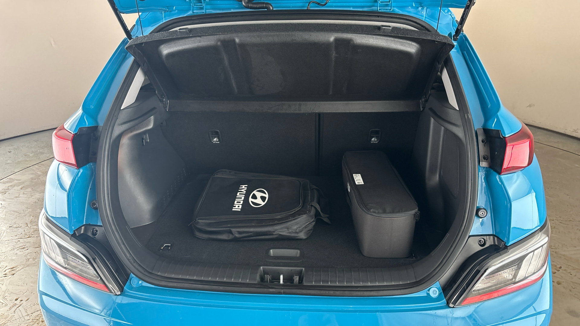 4020699 150kW Premium 64kWh 5dr Auto