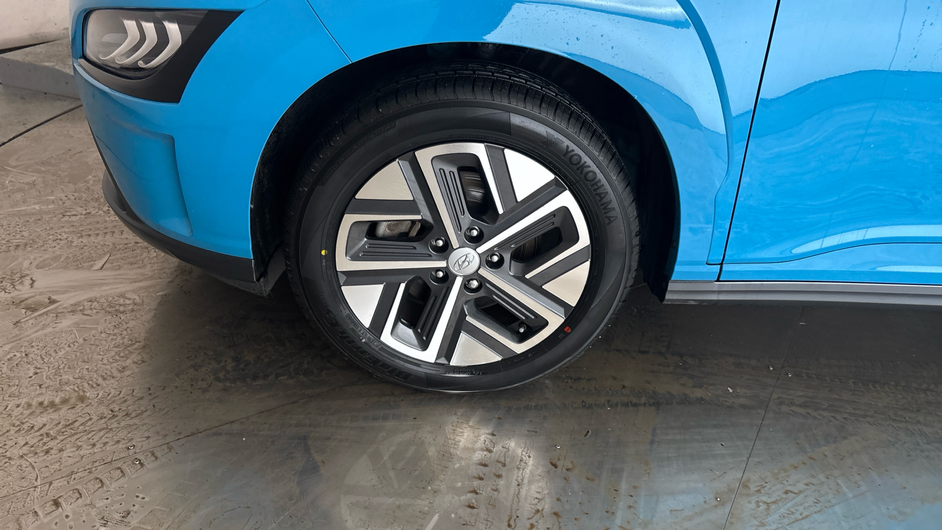 4020699 150kW Premium 64kWh 5dr Auto