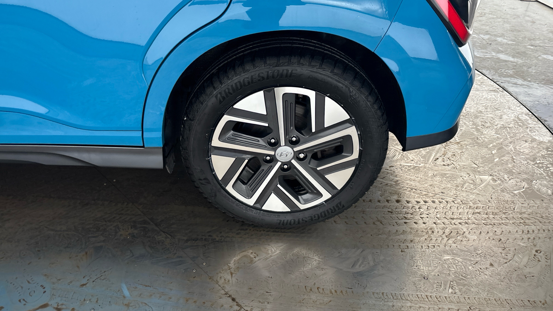 4020699 150kW Premium 64kWh 5dr Auto