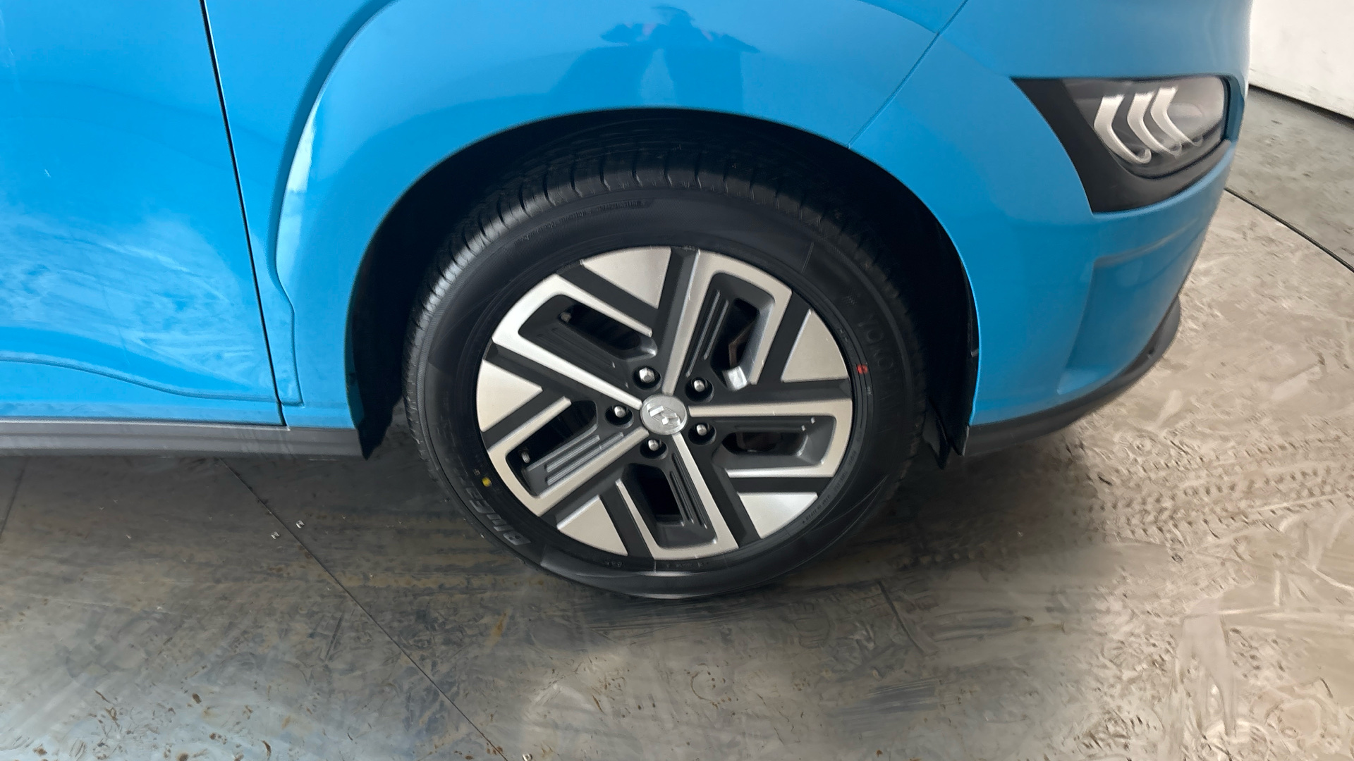 4020699 150kW Premium 64kWh 5dr Auto