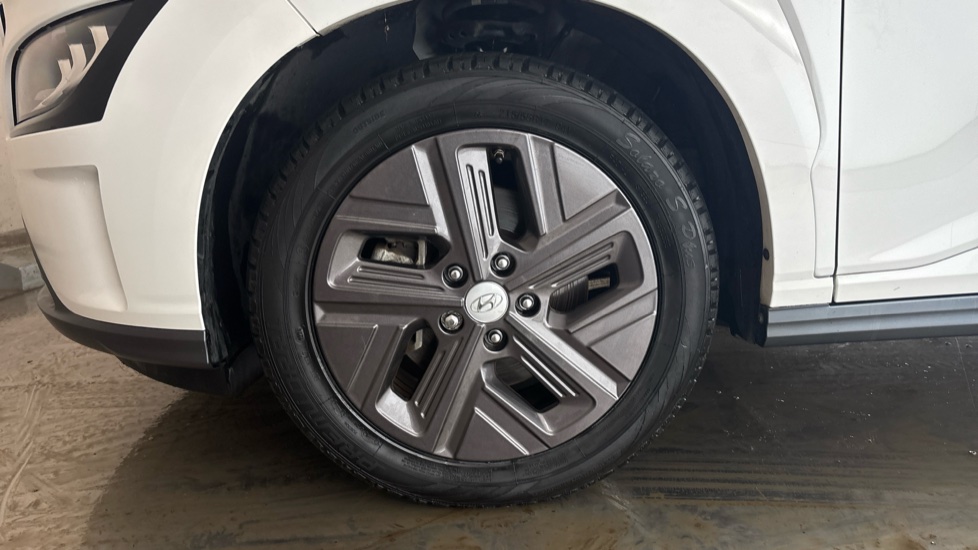 HYUNDAI KONA Image 17