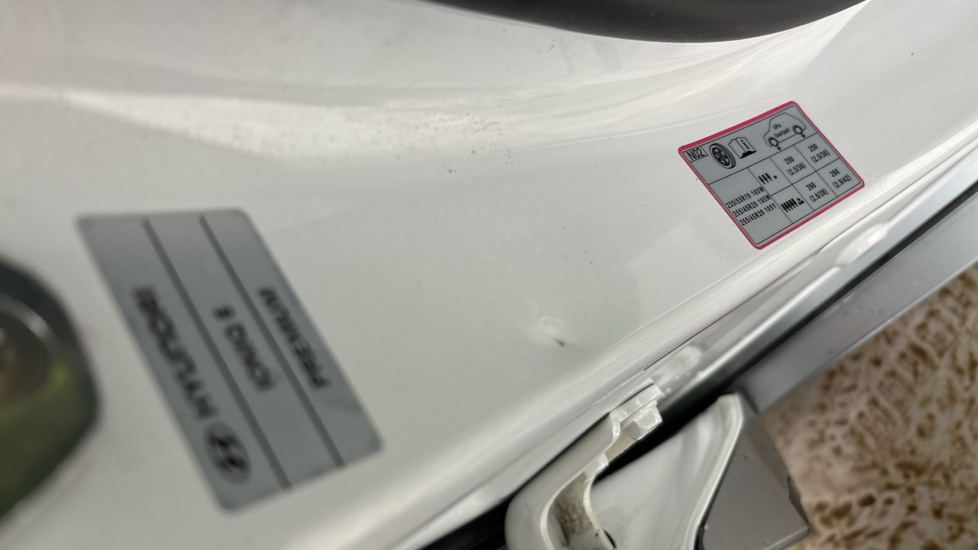 4058400 160kW Premium 73 kWh 5dr Auto