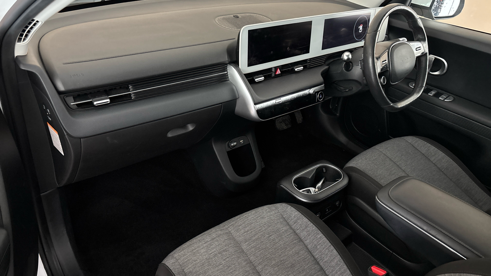 4058400 160kW Premium 73 kWh 5dr Auto