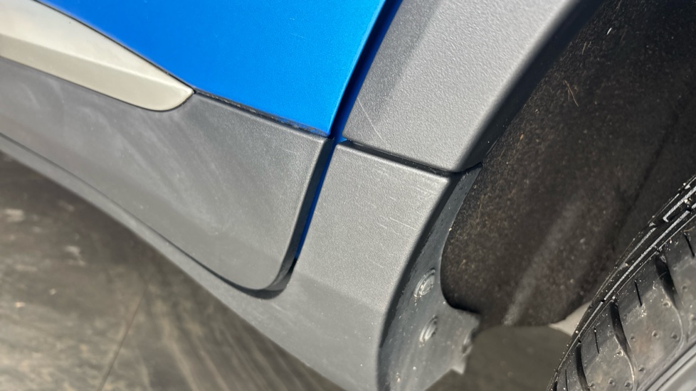 MG ZS Scratches