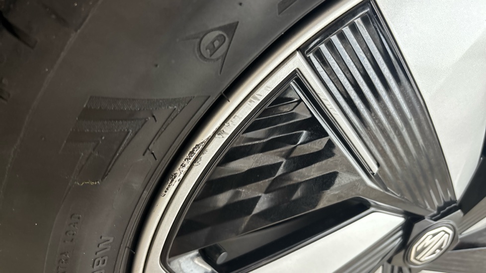 MG ZS Scuff