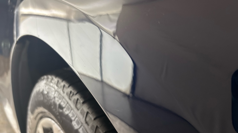 LAND ROVER RANGE ROVER SPORT Dent