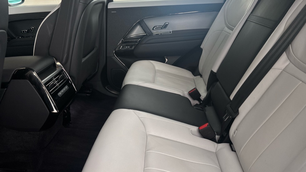 LAND ROVER RANGE ROVER SPORT Image 14