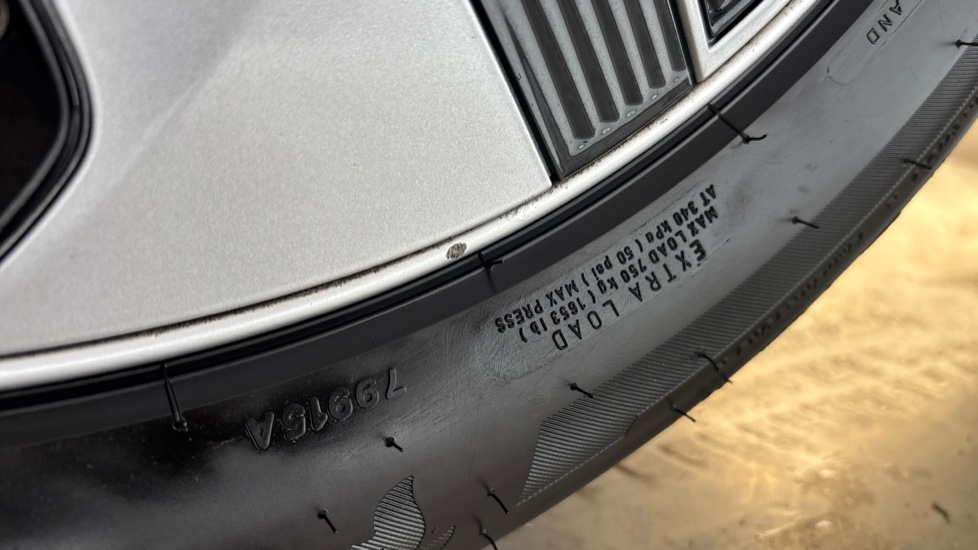 MG ZS Scuff