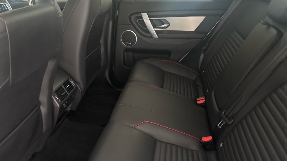 LAND ROVER DISCOVERY SPORT Image 14