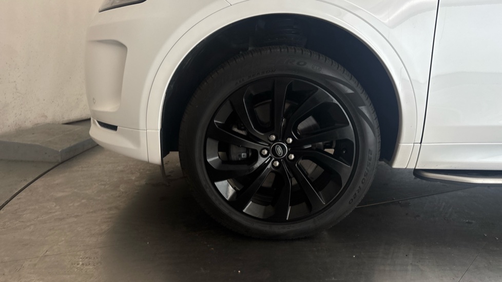 LAND ROVER DISCOVERY SPORT Image 17