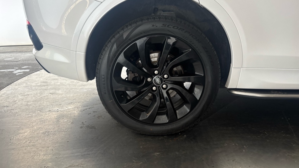 LAND ROVER DISCOVERY SPORT Image 19